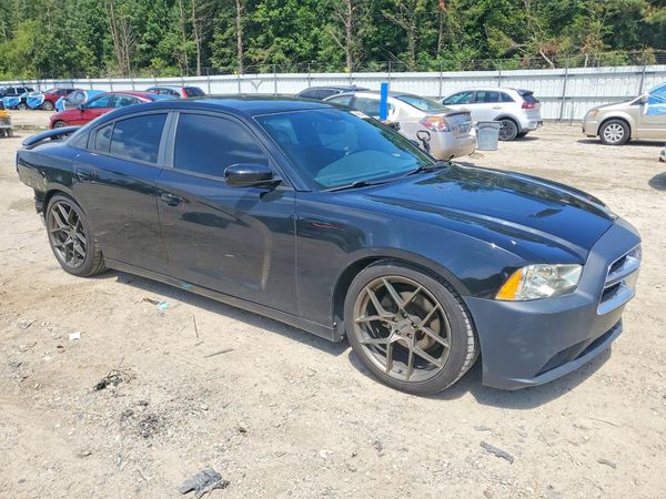 2013 DODGE CHARGER SE RWD