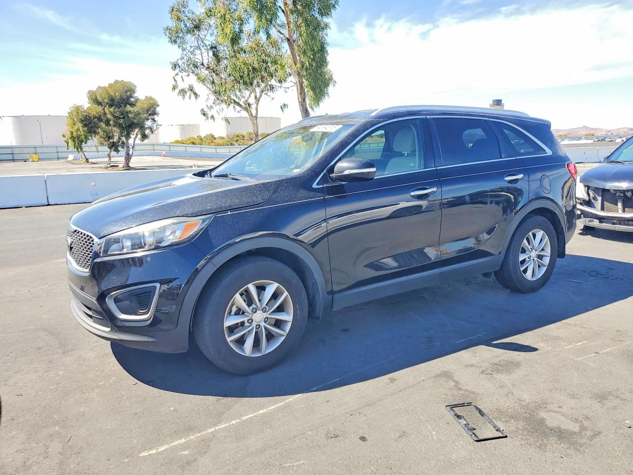 2017 KIA SORENTO L, LX