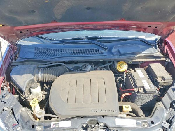 2019 DODGE GRAND CARAVAN GT — Engine bay