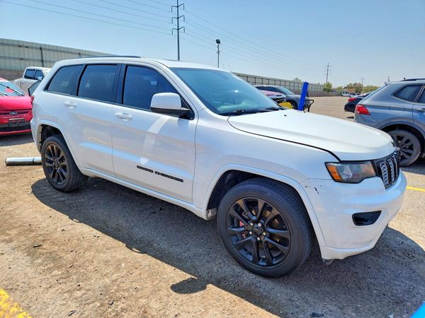 2018 JEEP GRAND CHEROKEE LAREDO 4X4