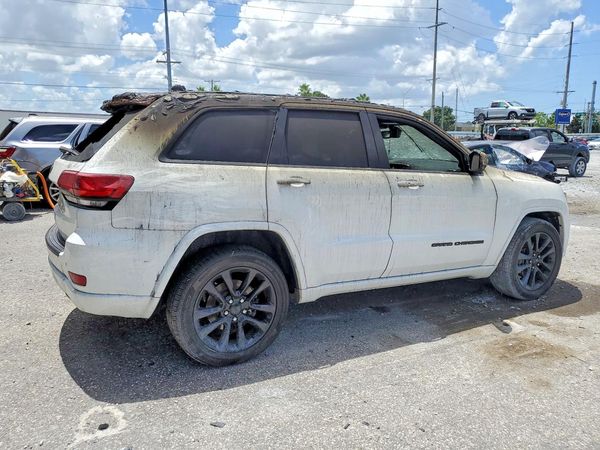 2020 JEEP GRAND CHEROKEE Laredo