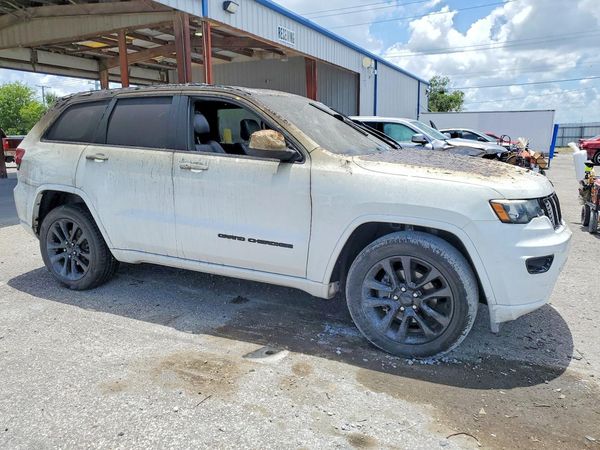 2020 JEEP GRAND CHEROKEE Laredo