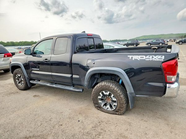 2017 TOYOTA TACOMA