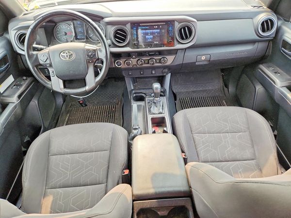 2017 TOYOTA TACOMA