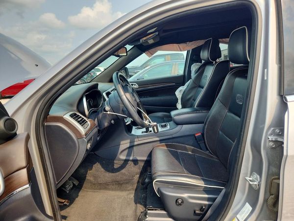 2014 JEEP CHEROKEE Overland — DENT