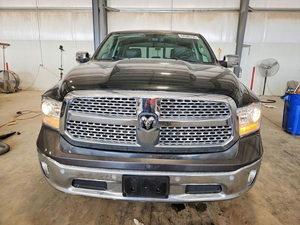 2015 RAM 1500 Laramie