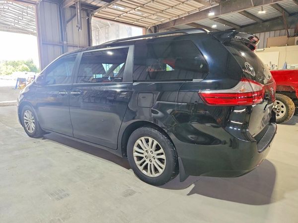 2015 TOYOTA SIENNA