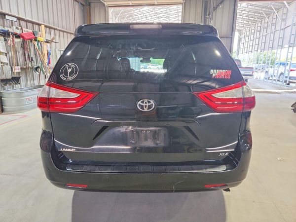 2015 TOYOTA SIENNA