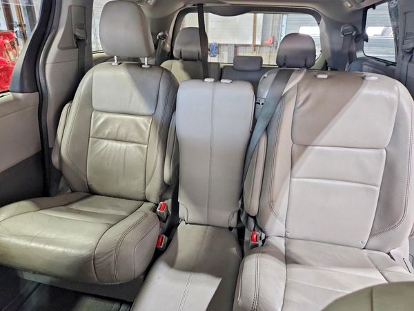 2015 TOYOTA SIENNA
