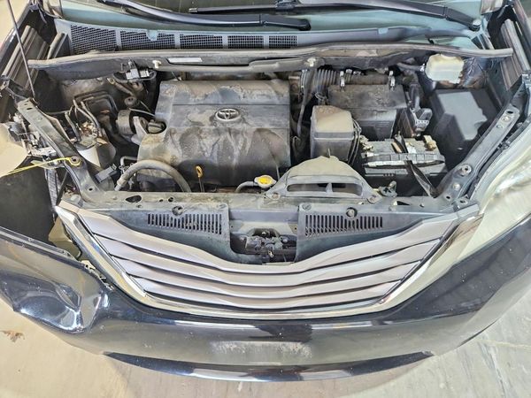 2015 TOYOTA SIENNA
