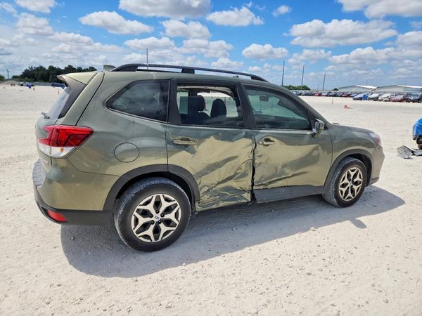2021 SUBARU FORESTER Premium