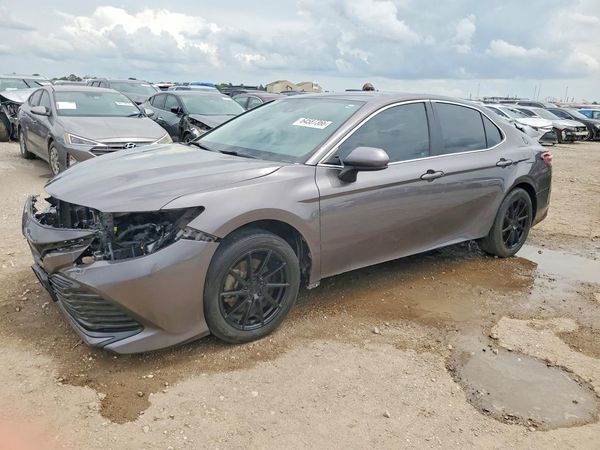 2020 TOYOTA CAMRY