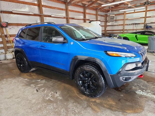 2018 JEEP CHEROKEE Trailhawk — Passenger 3/4