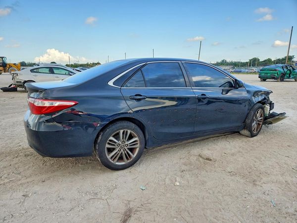 2015 TOYOTA CAMRY
