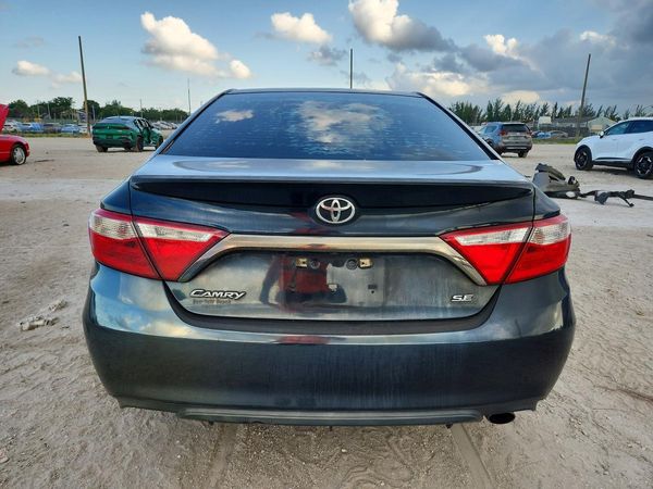 2015 TOYOTA CAMRY