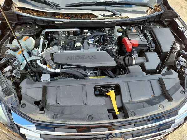 2026 NISSAN ROGUE Platinum — Engine bay