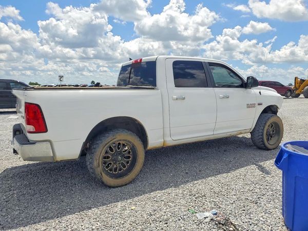 2015 RAM 1500 SLT CREW CAB 4X4