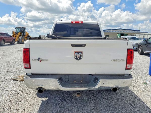 2015 RAM 1500 SLT CREW CAB 4X4