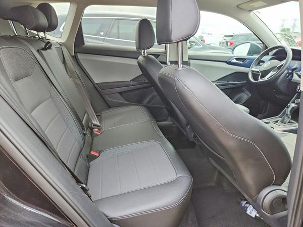 2023 VOLKSWAGEN TAOS