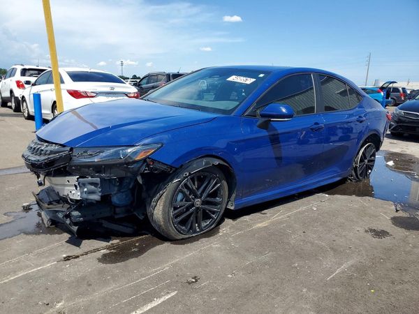 2025 TOYOTA CAMRY