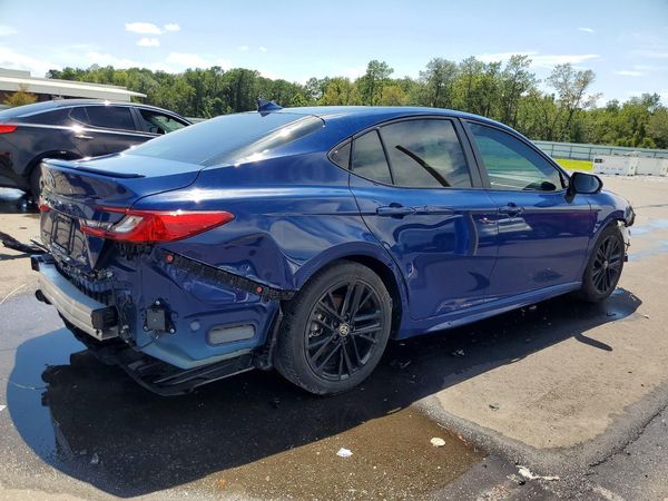 2025 TOYOTA CAMRY