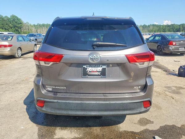 2018 TOYOTA HIGHLANDER SE/XLE