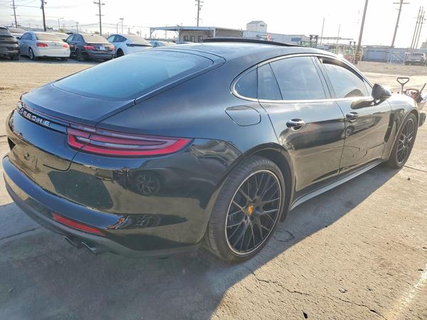 2018 PORSCHE PANAMERA Base / 4