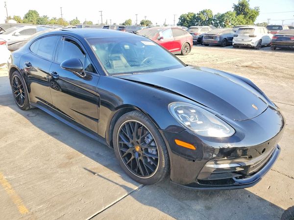 2018 PORSCHE PANAMERA Base / 4