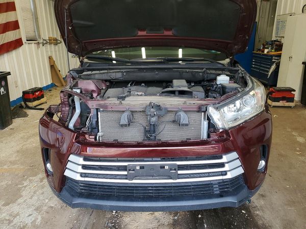 2019 TOYOTA HIGHLANDER SE/XLE