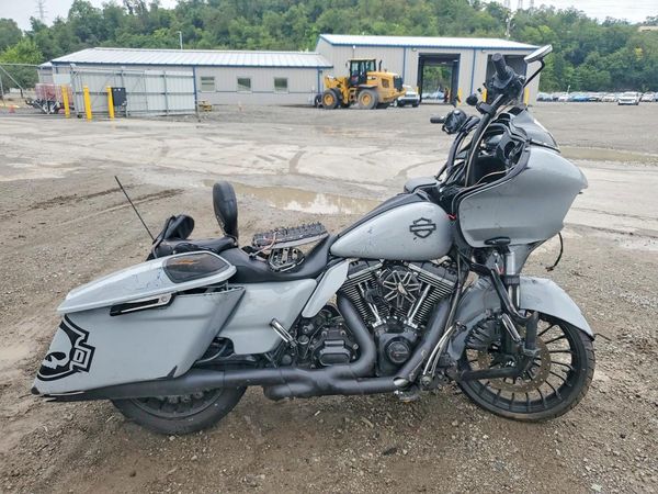 2015 HARLEY-DAVIDSON FL