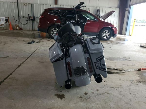 2015 HARLEY-DAVIDSON FL