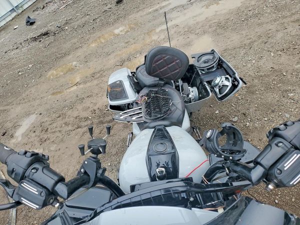 2015 HARLEY-DAVIDSON FL