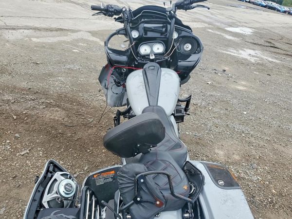 2015 HARLEY-DAVIDSON FL
