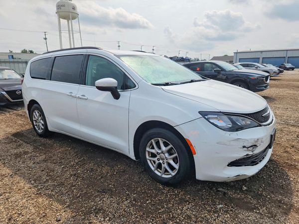 2020 CHRYSLER VOYAGER LXI