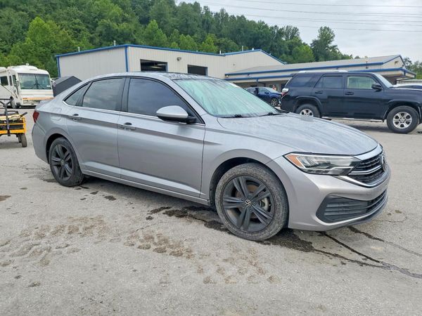 2023 VOLKSWAGEN JETTA SE w/ Sunroof
