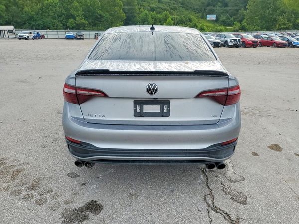 2023 VOLKSWAGEN JETTA SE w/ Sunroof