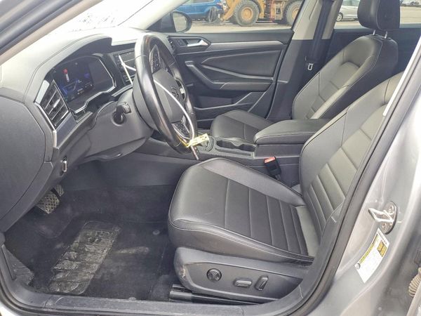 2023 VOLKSWAGEN JETTA SE w/ Sunroof