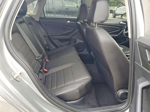 2023 VOLKSWAGEN JETTA SE w/ Sunroof