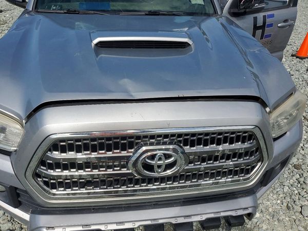 2017 TOYOTA TACOMA
