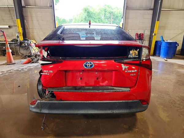 2019 TOYOTA PRIUS LE/XLE