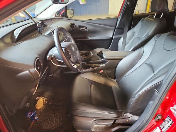 2019 TOYOTA PRIUS LE/XLE