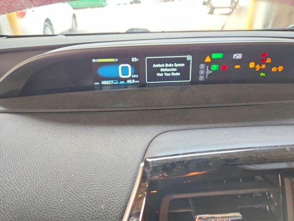 2019 TOYOTA PRIUS LE/XLE