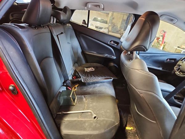 2019 TOYOTA PRIUS LE/XLE