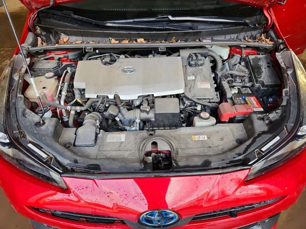 2019 TOYOTA PRIUS LE/XLE