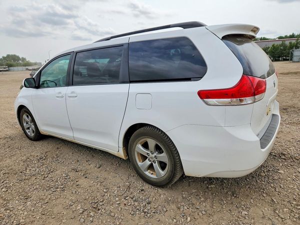 2012 TOYOTA SIENNA