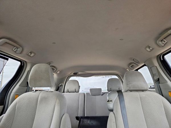 2012 TOYOTA SIENNA