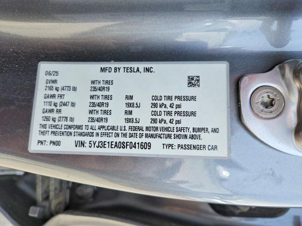 2025 TESLA MODEL 3