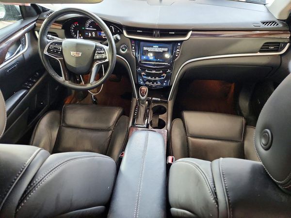 2017 CADILLAC XTS Luxury