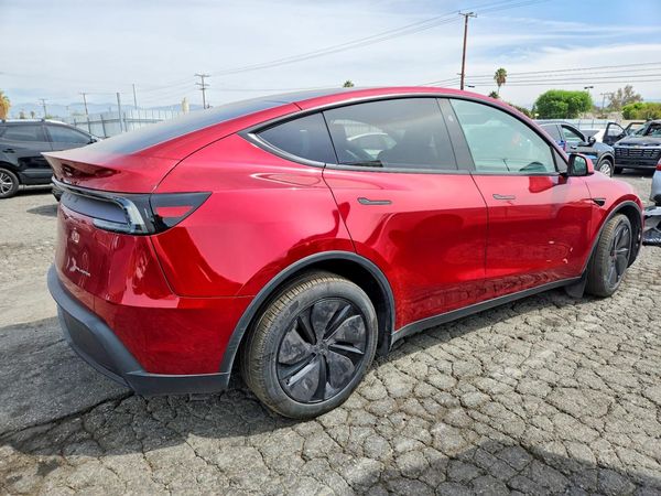 2026 TESLA MODEL Y