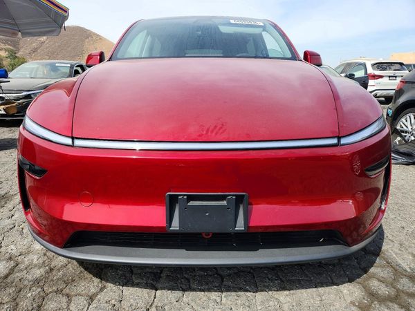 2026 TESLA MODEL Y